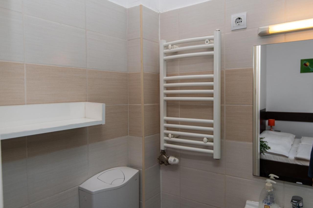 Hello Apartmanhaz Шопрон Екстер'єр фото