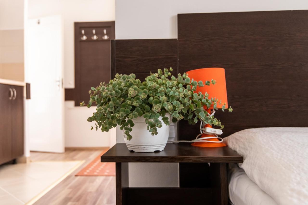 Hello Apartmanhaz Шопрон Екстер'єр фото